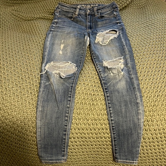 American Eagle.. medium wash super super stretch super hi-rise jeggings, short. - Picture 1 of 4